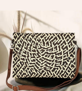 Woven Straw Clutch/Crossbody